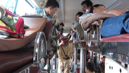 Sau Tết ở miền Trung: D&acirc;n gặp kh&oacute; v&igrave; &ldquo;ch&aacute;y&rdquo; v&eacute; xe v&agrave;o c&aacute;c tỉnh ph&iacute;a Nam 1