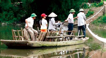 R&ugrave;ng m&igrave;nh với c&aacute;ch người H&agrave; Nội qua s&ocirc;ng 1