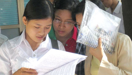 Đồng loạt đề xuất giữ m&ocirc;n thi ngoại ngữ 1