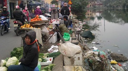 Phường Đại Kim (H&agrave; Nội): Biến l&ograve;ng đường th&agrave;nh nơi kinh doanh 1