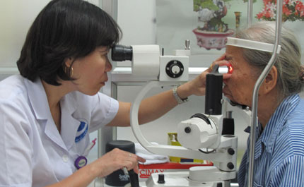 Cảnh giác với chứng bệnh gây nguy hiểm cho mắt 1