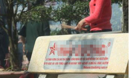 H&agrave; Nội y&ecirc;u cầu xử l&yacute; quảng c&aacute;o &ldquo;nhạy cảm&rdquo; tại đền thi&ecirc;ng 1