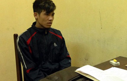 &ldquo;Ng&aacute;o đ&aacute;&rdquo;, g&atilde; thanh ni&ecirc;n h&agrave;nh hạ d&atilde; man b&eacute; g&aacute;i 2 tuổi 1