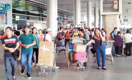 Vụ m&aacute;y bay của Malaysia Airlines mất t&iacute;ch: An ninh siết chặt, kiểm so&aacute;t gắt gao 1