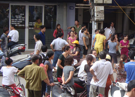 Ph&aacute;t hiện 2 x&aacute;c chết bốc m&ugrave;i ở T&acirc;n Mai 1