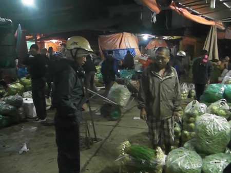 Thái Bình: Hàng trăm tiểu thương phản đối chuyển chợ 1