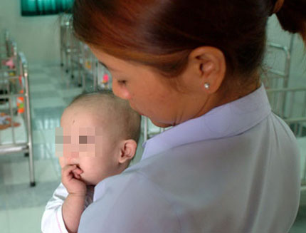 Hỗ trợ trẻ em bị nhiễm v&agrave; ảnh hưởng bởi HIV/AIDS 1