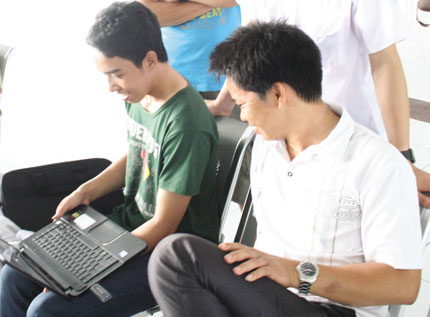 Muốn đi t&agrave;u Tết phải r&agrave;nh... lướt web 2