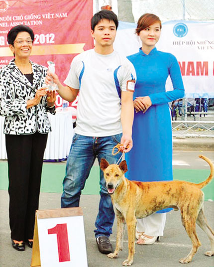 Những ch&uacute; cẩu khoe t&agrave;i 1