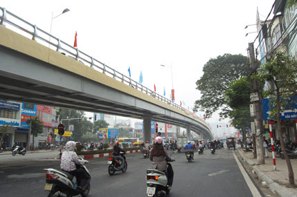 Giải tỏa điểm nghẽn giao th&ocirc;ng H&agrave; Nội: Đ&oacute;ng, mở v&agrave; vượt 1