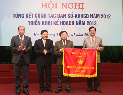 Công tác DS-KHHGĐ năm 2013: Giữ vững thành tựu, tháo gỡ khó khăn 1