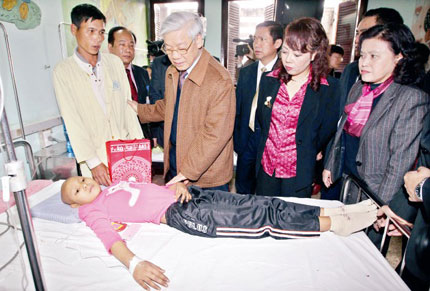 Tổng Bí thư Nguyễn Phú Trọng: Chăm sóc sức khỏe nhân dân là nhiệm vụ chiến lược 2 Tổng Bí thư Nguyễn Phú Trọng: Chăm sóc sức khỏe nhân dân là nhiệm vụ chiến lược 2
