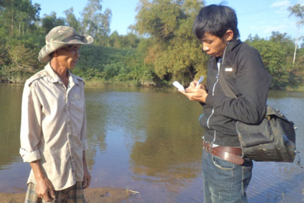 Nơi n&ocirc;ng d&acirc;n đi l&agrave;m phải&hellip; cởi đồ 3