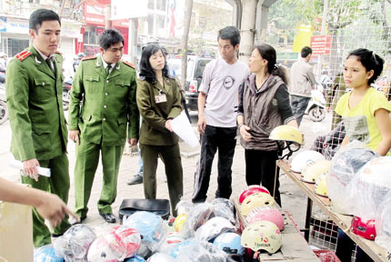 Tổng lực chống mũ bảo hiểm rởm 1