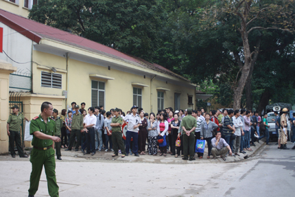 Xét xử sơ thẩm vụ TMV Cát Tường ném xác khách hàng xuống sông: Nước mắt hy vọng sau phiên tòa 3