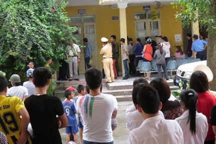 Tạm giữ đối tượng truy s&aacute;t vợ trong bệnh viện 1