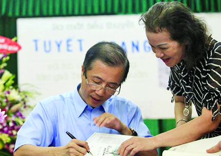 Tiểu thuyết “Tuyết hoang”: Cuộc mưu sinh đầy máu và nước mắt của người Việt ở xứ người 1