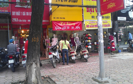 &ldquo;Nhử&rdquo; kh&aacute;ch bằng việc cho tiền? 1