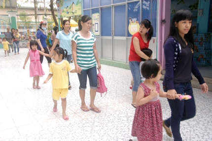 To&aacute;t mồ h&ocirc;i chạy trường mầm non 1