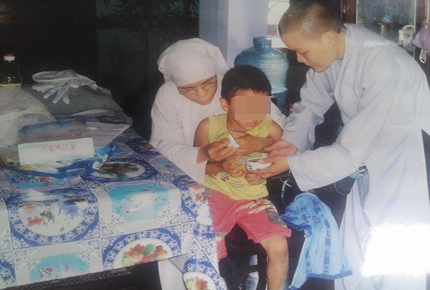 Chuyện buồn của những đứa trẻ thiệt th&ograve;i ở Huế  1