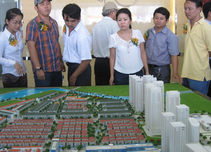 Đắng ch&aacute;t những vụ &ldquo;nhường cỗ&rdquo; bất động sản 1