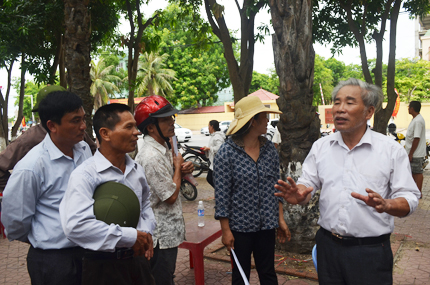 Hơn 300 c&aacute;n bộ c&oacute; nguy cơ tay trắng 1