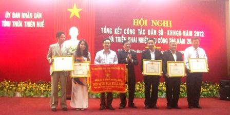 Thừa Thiên - Huế tổng kết công tác DS-KHHGĐ 2012 1
