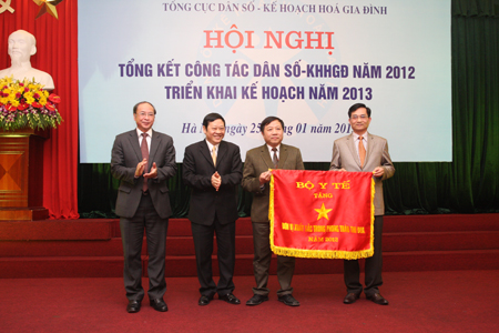 Tổng cục DS-KHHGĐ triển khai thực hiện kế hoạch năm 2013 5