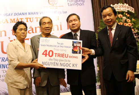 Tự truyện của cậu bé chăn trâu trở thành ông chủ một tập đoàn  4