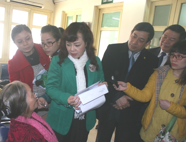 Gi&aacute;p Tết, Bộ trưởng Bộ Y tế thăm 2 bệnh viện lớn của Thủ đ&ocirc; 2