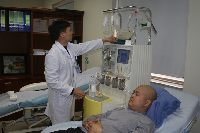 “Đột nhập” và chứng kiến bác sĩ ghép tế bào gốc cứu sống bệnh nhân 7