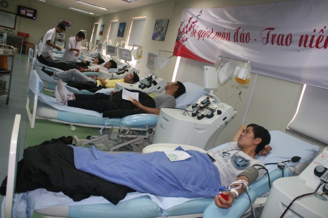 Đầu năm hiến giọt m&aacute;u đ&agrave;o 3