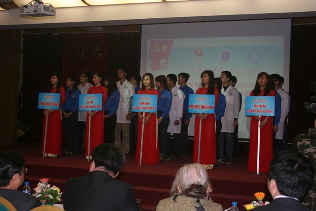Tuổi trẻ ng&agrave;nh y học tập v&agrave; l&agrave;m theo lời B&aacute;c 2