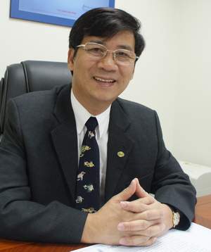 Khi b&aacute;c sĩ n&oacute;i lời cảm ơn bệnh nh&acirc;n 1