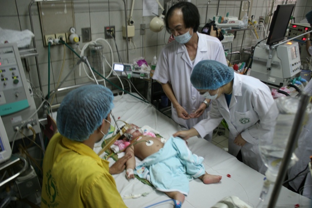 Tuy “giảm nhiệt”, nhưng cuộc chiến chống sởi vẫn chưa kết thúc 3 Tuy “giảm nhiệt”, nhưng cuộc chiến chống sởi vẫn chưa kết thúc 3