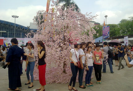 Giới trẻ Hà thành nô nức đến với lễ hội mùa xuân Việt -  Nhật  3