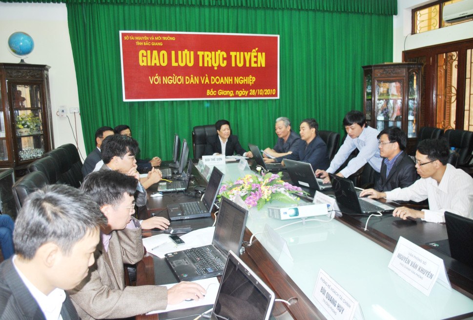 Bộ TN&MT giao lưu trực tuyến với d&acirc;n v&agrave; doanh nghiệp 1