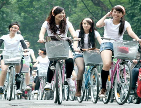 Ch&acirc;n d&agrave;i th&ecirc;m nhờ đạp xe đ&uacute;ng c&aacute;ch 1