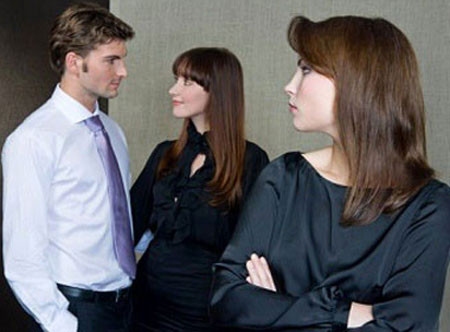 Mệt mỏi vì vợ chồng làm cùng cơ quan 1