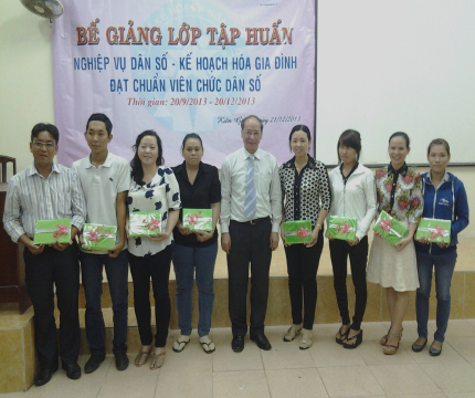Kiên Giang: Bế giảng lớp nghiệp vụ DS-KHHGĐ đạt chuẩn viên chức dân số 1