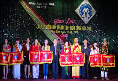Giao lưu các câu lạc bộ tiền hôn nhân tỉnh Thái Bình năm 2013 1