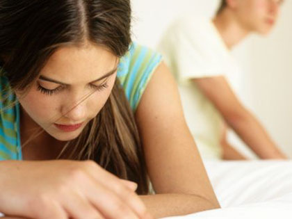 Chồng l&agrave; "của nợ" 2