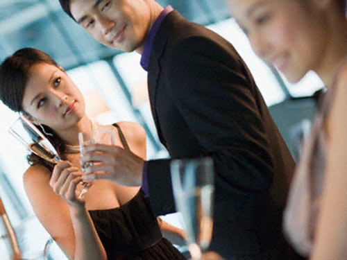 6 biểu hiện thường thấy ở đ&agrave;n &ocirc;ng ngoại t&igrave;nh 1