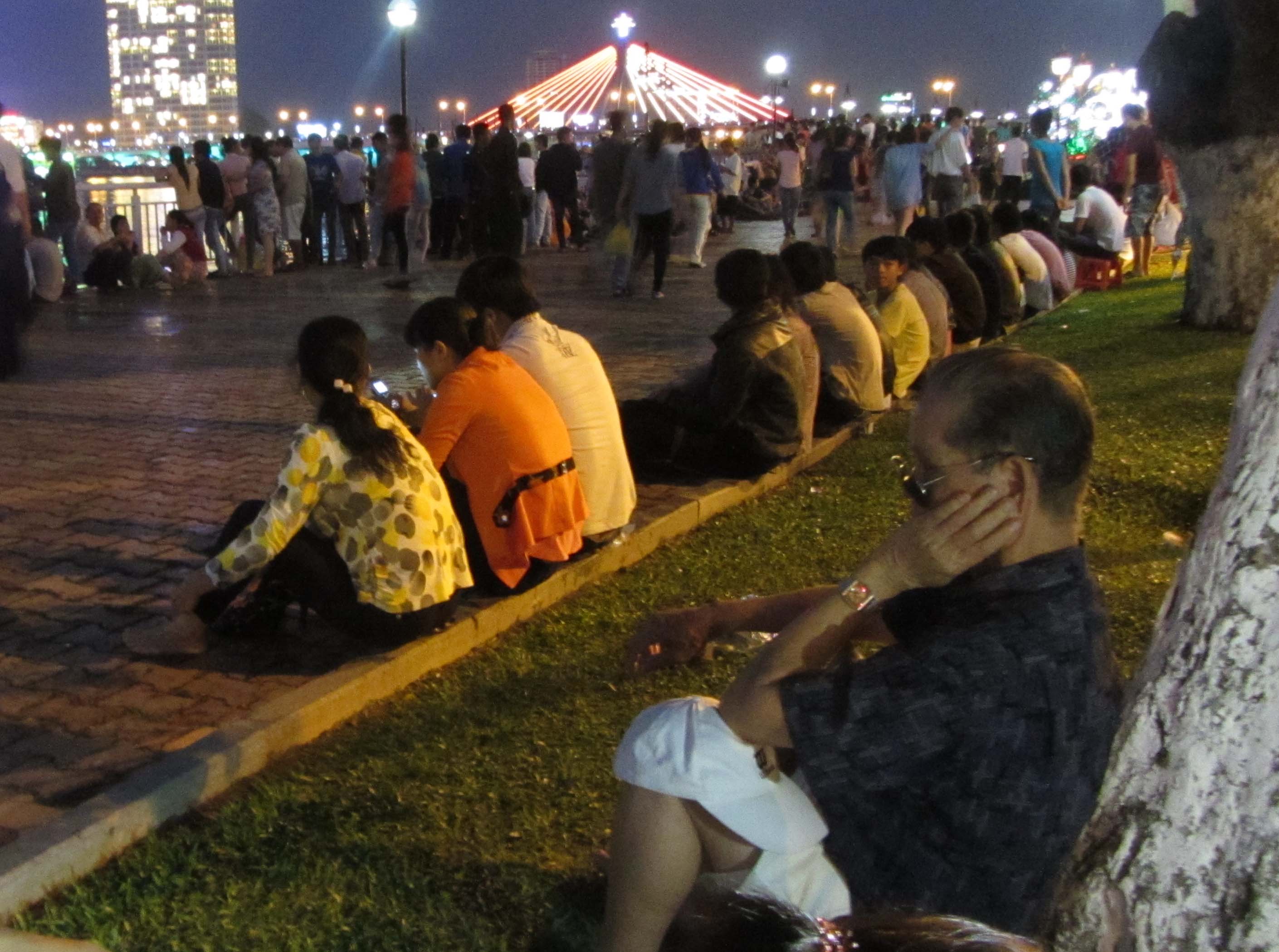 S&ocirc;ng H&agrave;n rực s&aacute;ng những m&agrave;n ph&aacute;o hoa cảm x&uacute;c 2