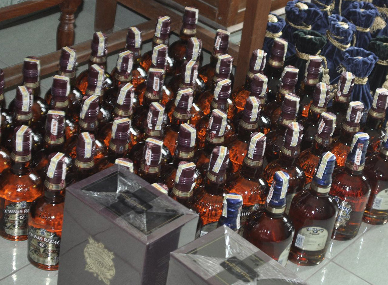 Hàng trăm chai rượu ngoại “vô chủ” ở Ga Đà Nẵng 1