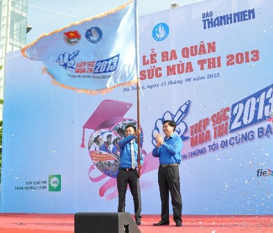 Hàng ngàn học sinh, sinh viên tham gia chương trình "Tiếp sức mùa thi 2013" 1