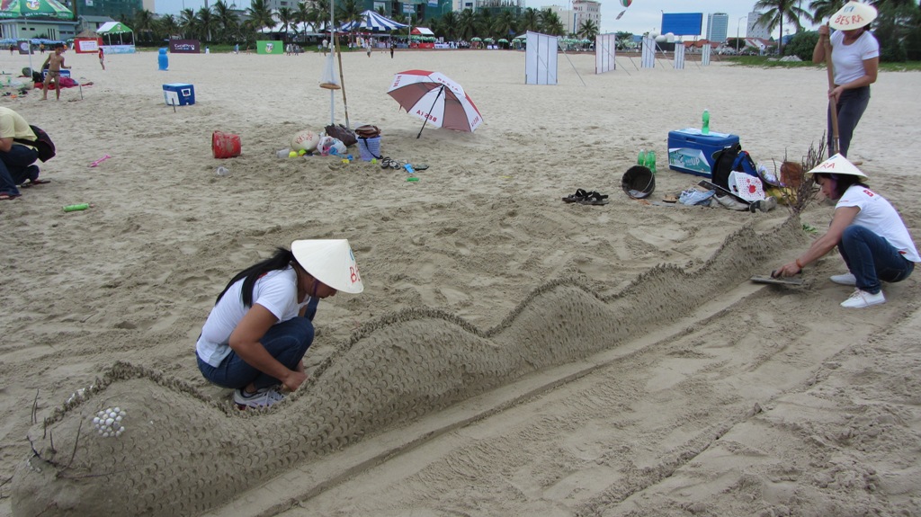 Kỳ diệu "tượng lạ" trên bãi biển Đà Nẵng 23