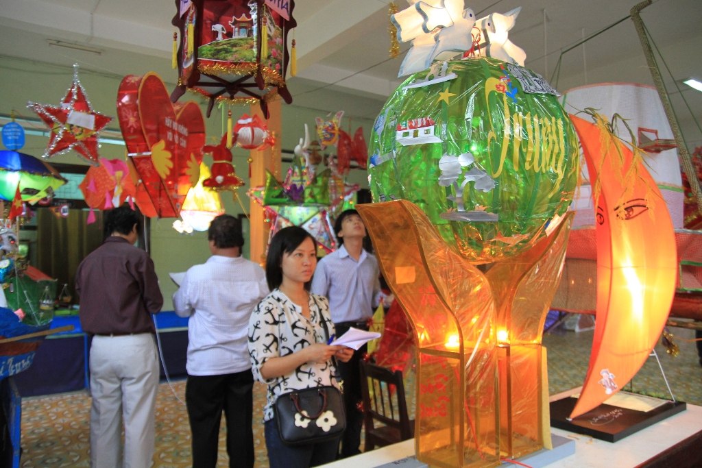 Đèn lồng mừng Tết Trung thu với tình yêu biển đảo Việt Nam 2
