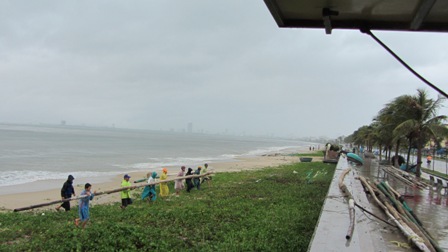 Cơn bão rất mạnh đang đi vào thành phố Đà Nẵng 3