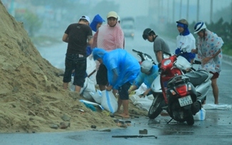 Cơn bão rất mạnh đang đi vào thành phố Đà Nẵng 1